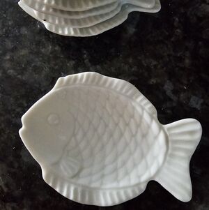 Japanese Otagiri White Fish-Shaped Ceramic Dish Set